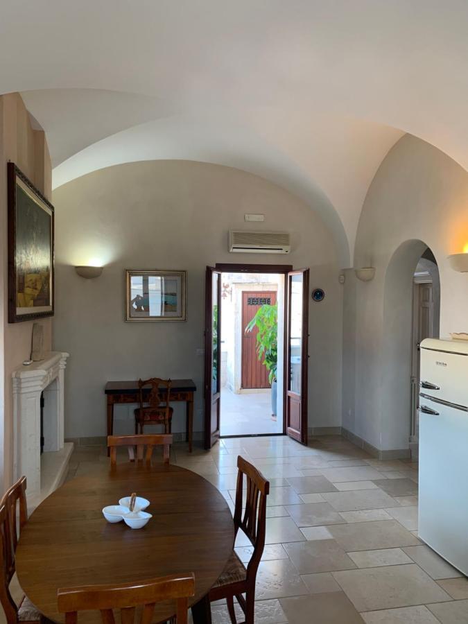 Palazzo Dei Gesuiti Appartamento Con Terrazza Privata Monopoli Bagian luar foto